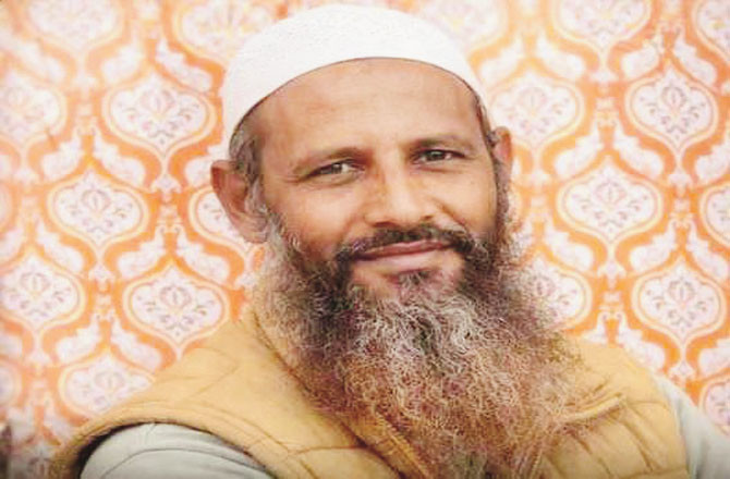  متھرا میں  انتظامیہ کو ہیڈ ماسٹر جان محمد کو بحال  کرنا پڑا